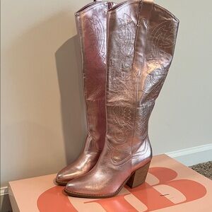 Metallic Pink Western Boots